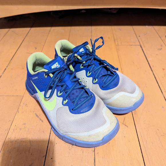 Nike Metcon 2 platinum green women's size 6 - Picture 4 of 5